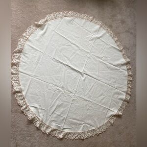 Round Lace Trim Tablecloth